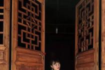 ������ʽ�����Ů��ʦ������ �ԳƲ��Ƿ����л������ȥ��չ