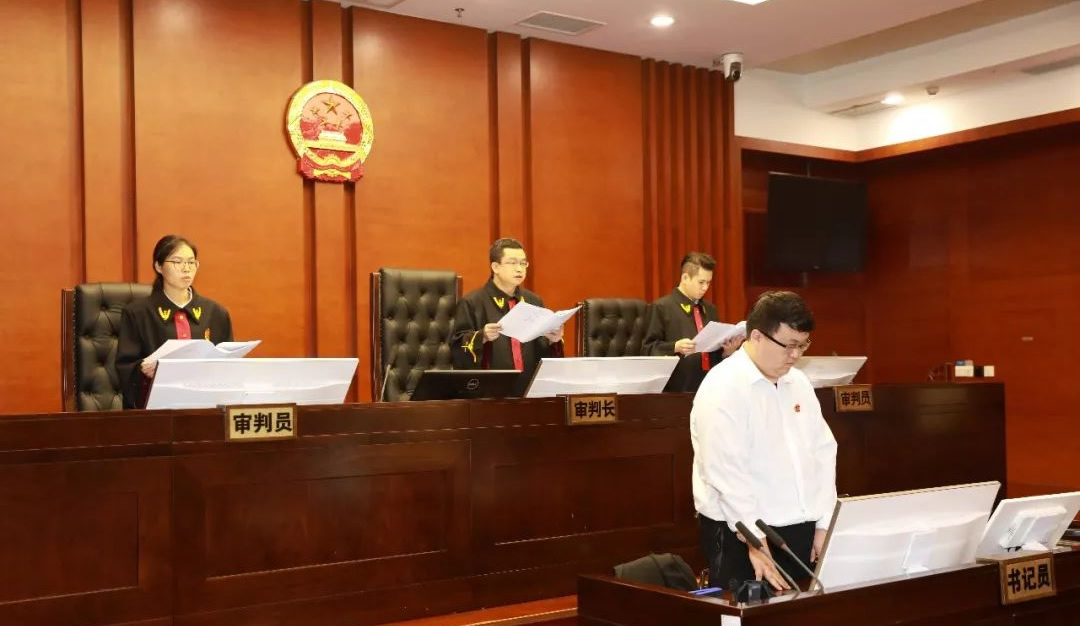 南山法院公开宣判全市首宗非法“校园贷”案件 南山法院公开宣判全市首宗非法“校园贷”案件