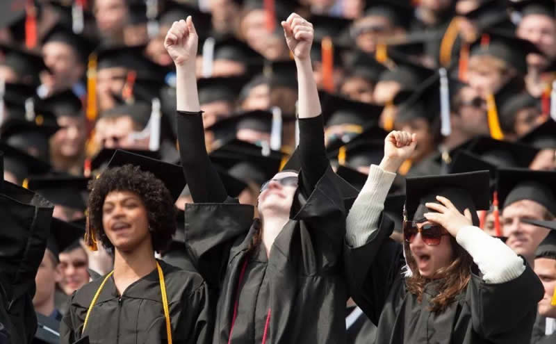 自费出国留学中介服务合同解除后,法院判决剩余8000元返还给委托人 自费出国留学中介服务合同解除后,法院判决剩余8000元返还给委托人